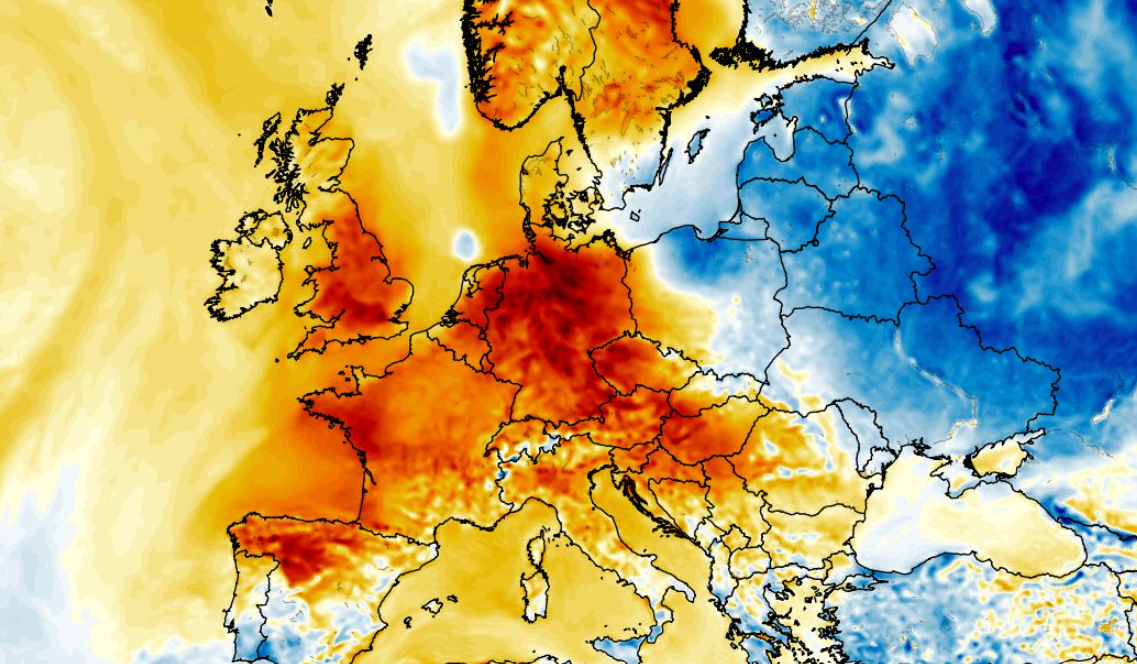Anomalia temperatury mierzona na wysokości 2 m nad powierzchnią gruntu 30.05