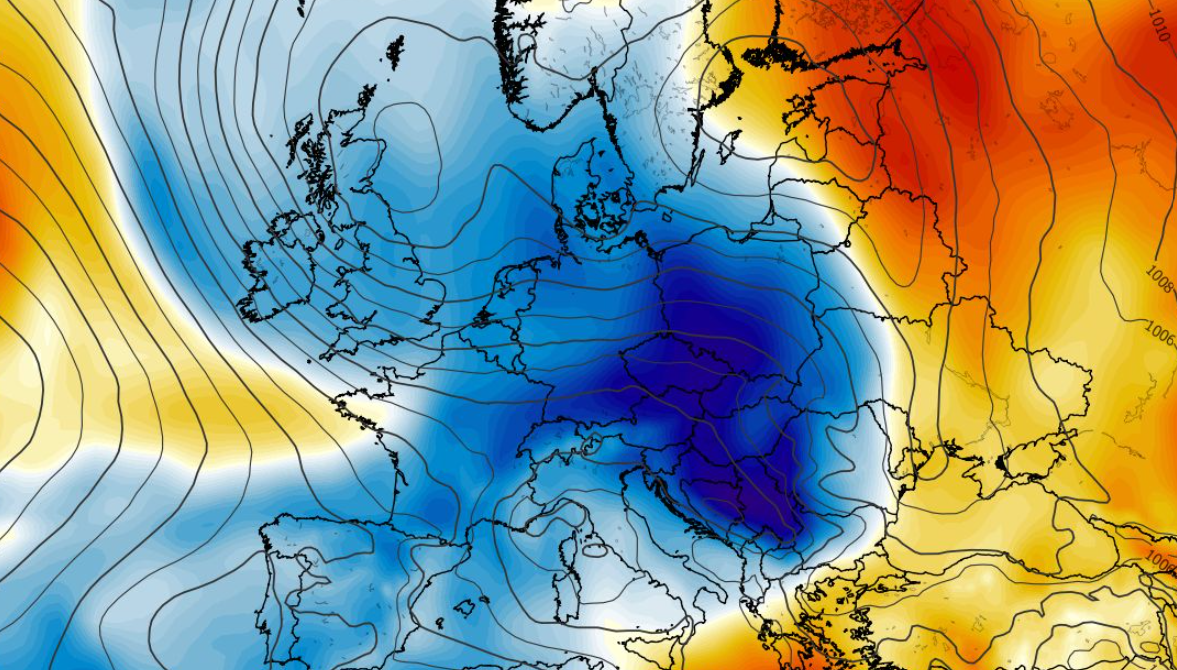 Anomalia temperatury na poziomie ciśnienia 850 hPa 13.05