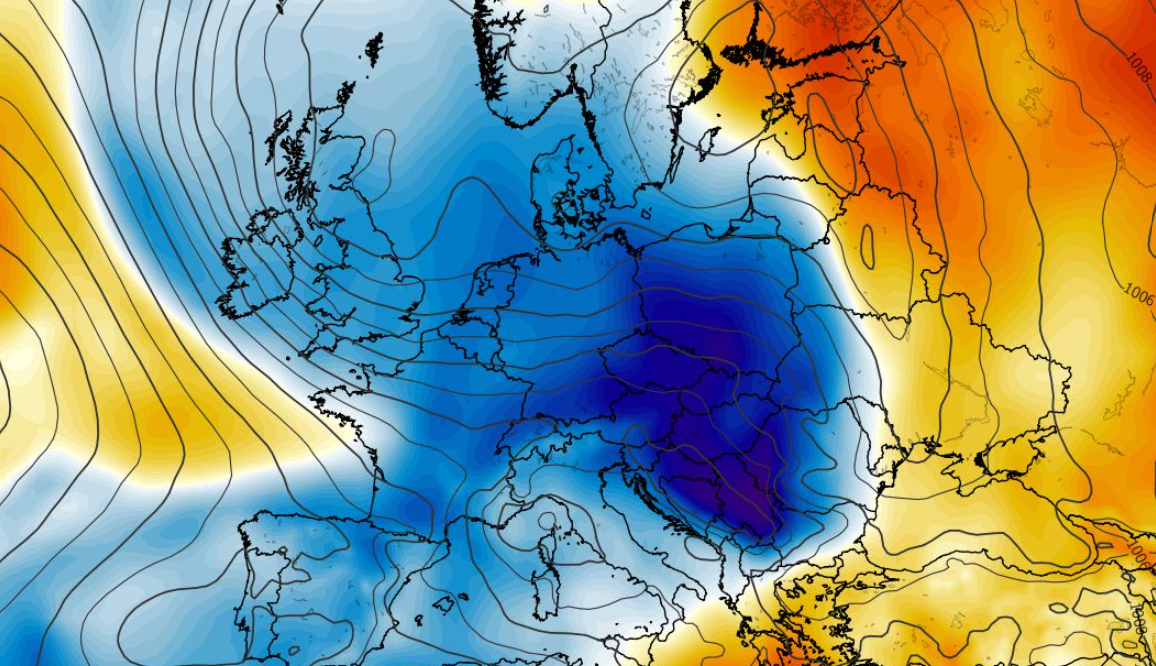 Anomalia temperatury na poziomie ciśnienia 850 hPa 13.05