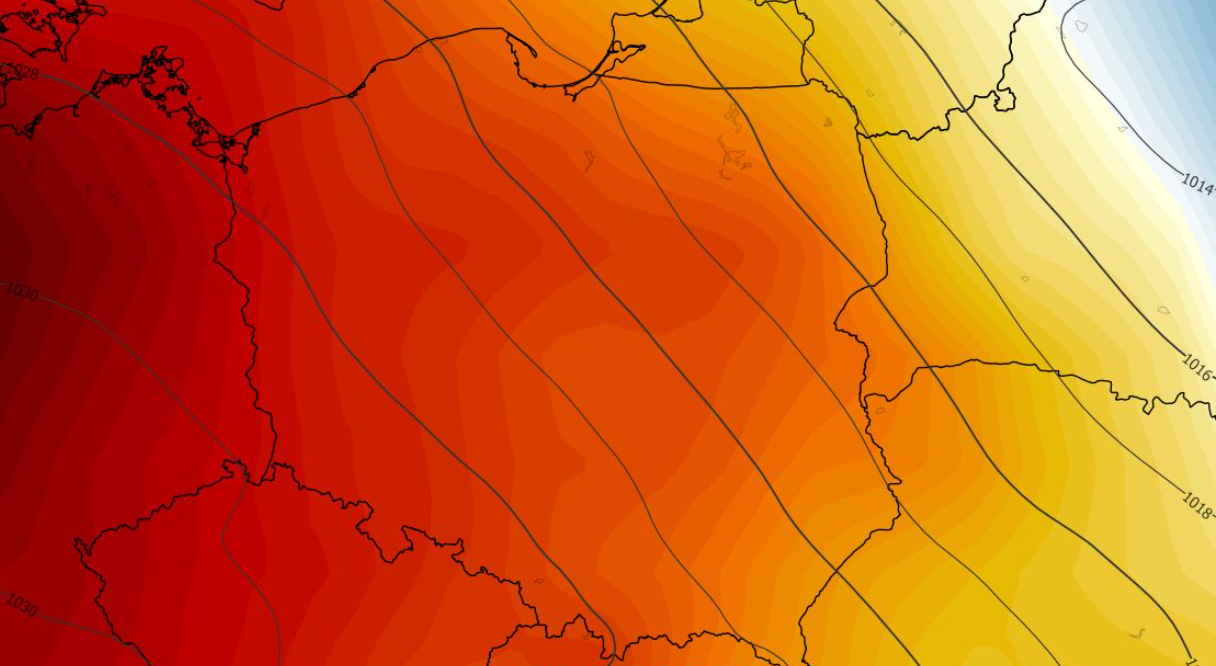Anomalia temperatury na poziomie ciśnienia 850 hPa 26.05