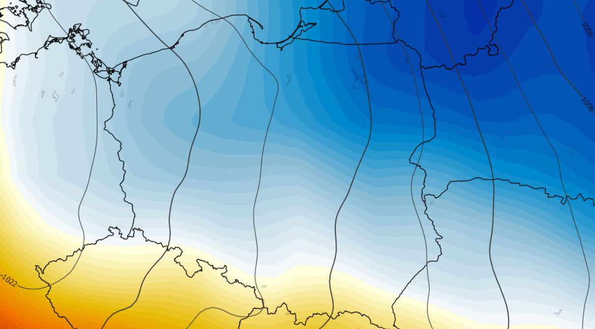 Anomalia temperatury na poziomie ciśnienia 850 hPa 27.05