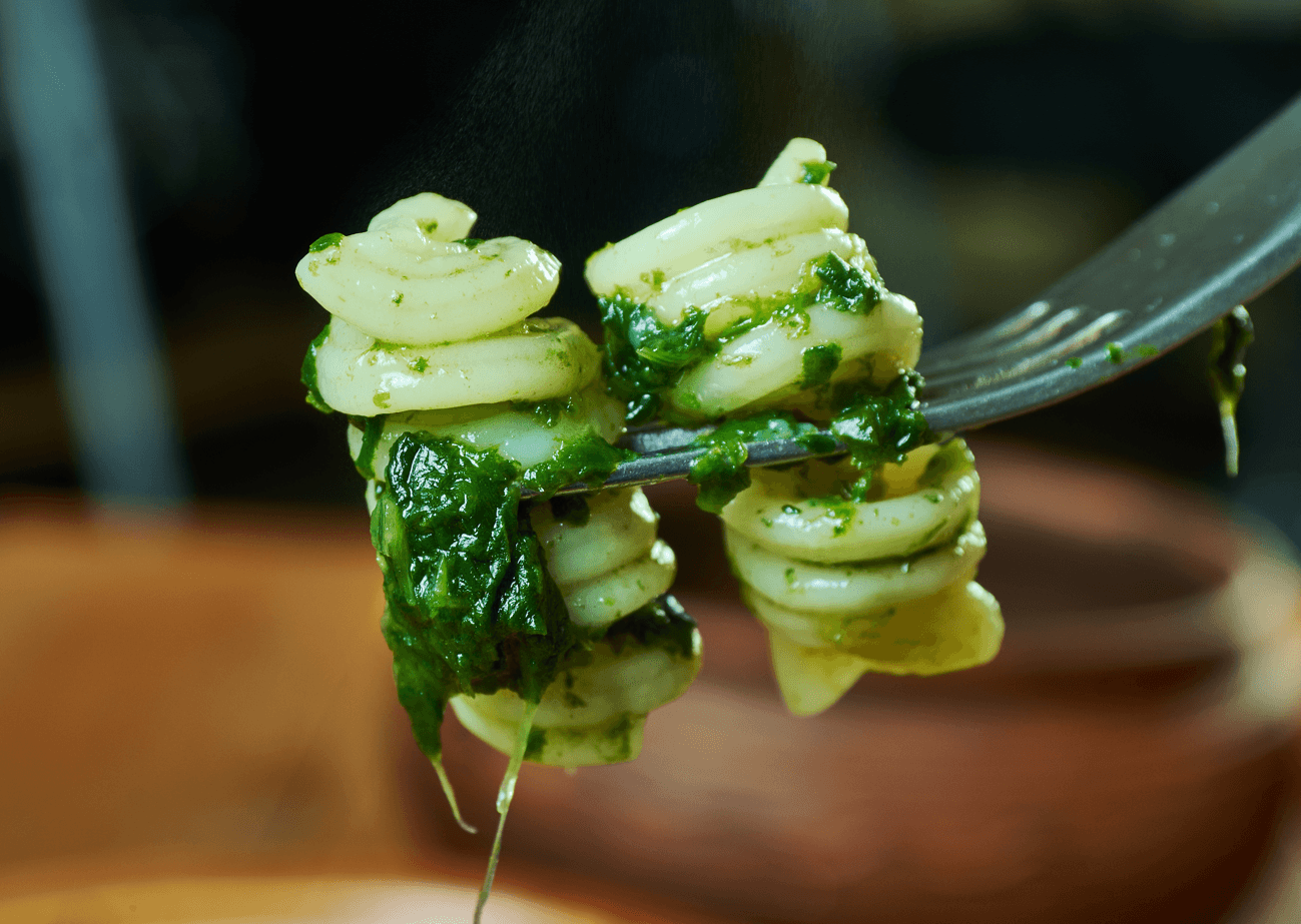 bazylia i makaron z pesto genovese