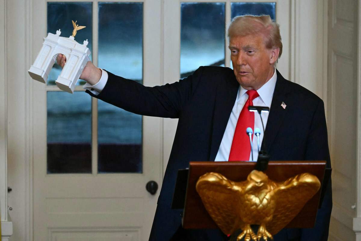 Donald Trump buduje łuk triumfalny