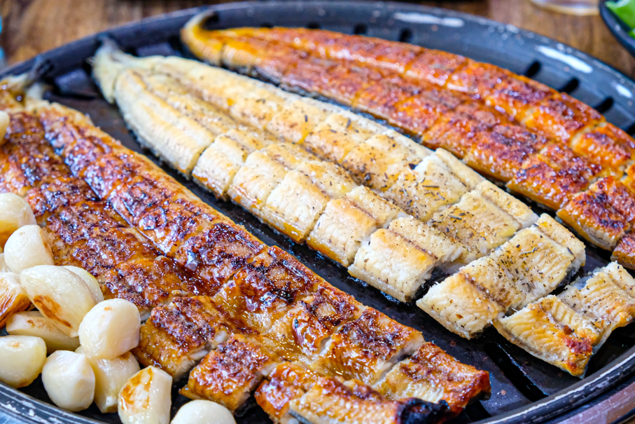 grillowana ryba, węgorz