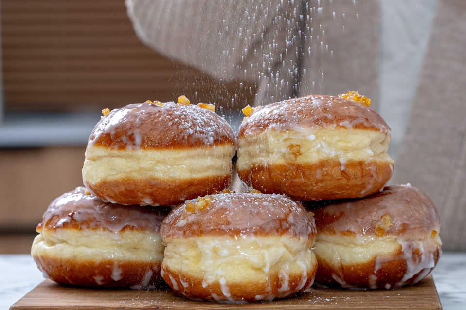 ile kalorii mają pączki w tłusty czwartek?