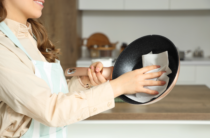 jak dbać o patelnię