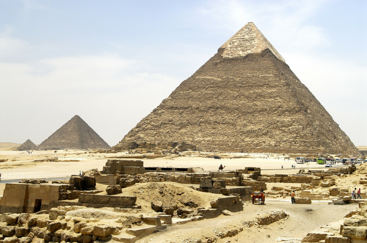 kiedy zbudowano piramidy w Egipcie?