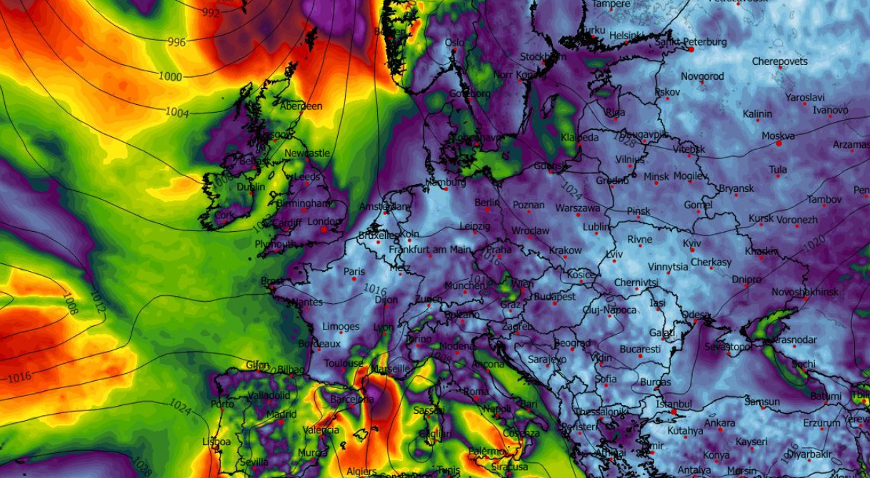 Maksymalny poryw wiatru na wysokości 10 m w ciągu ostatnich 6h (km/h) 13.04