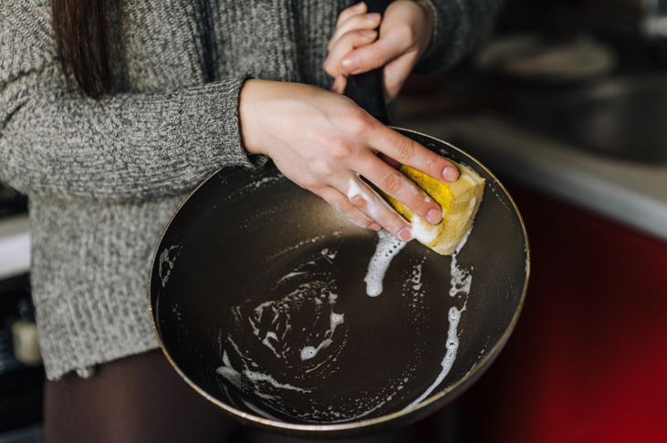 mycie i pielęgnacja patelni