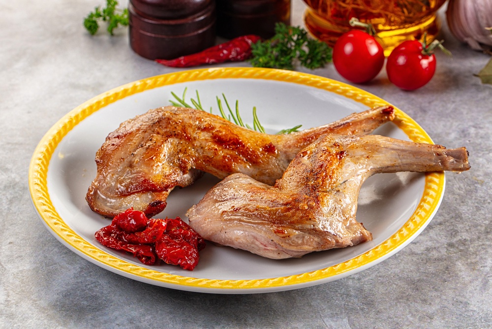 Pieczone mięso z królika