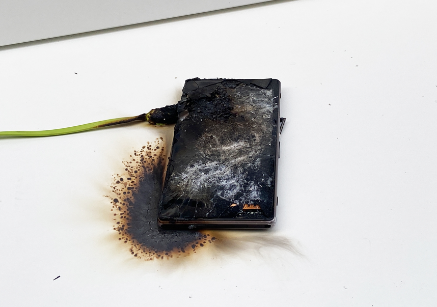 telefon i bateria się spaliły podczas ładowania