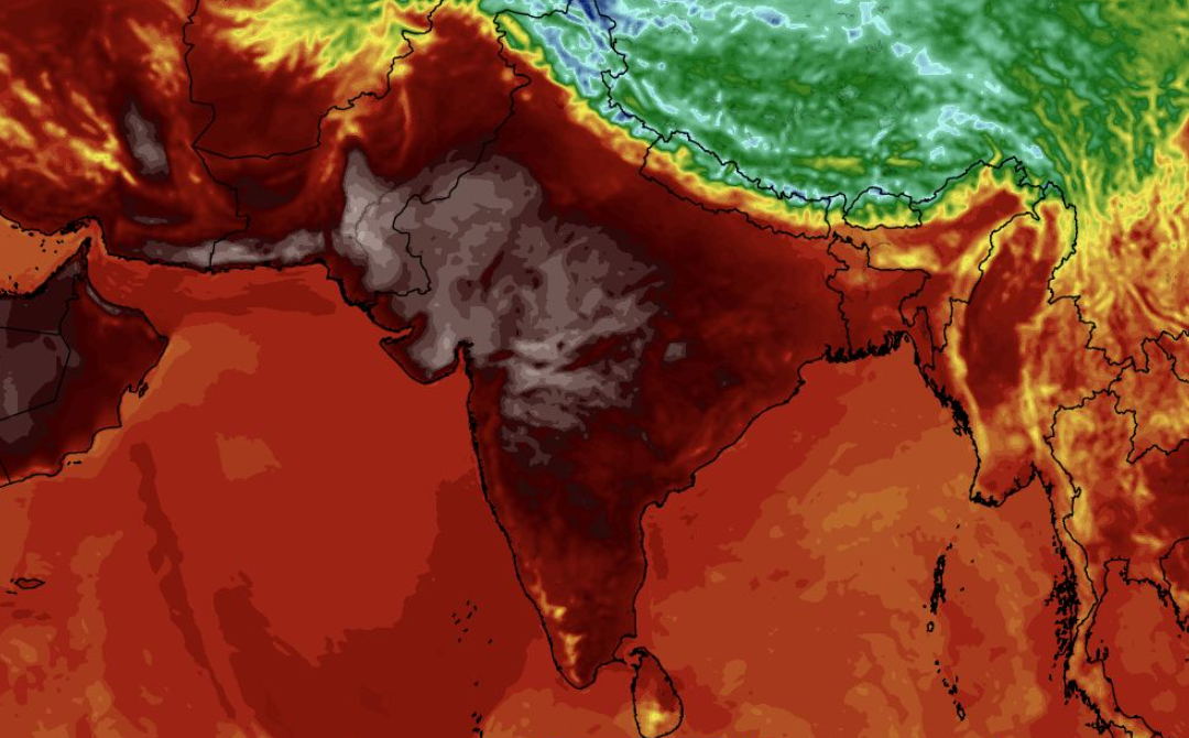 Temperatura w Indiach mierzona na wysokości 2 m nad powierzchnią gruntu 13.05