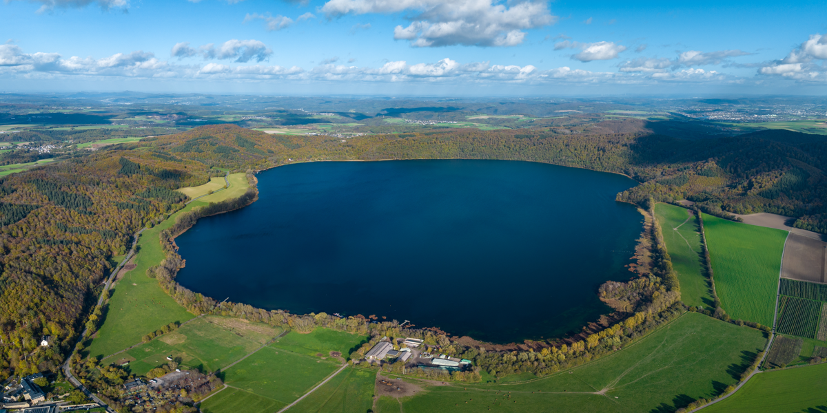 wulkan i jezioro Laacher See, Niemcy