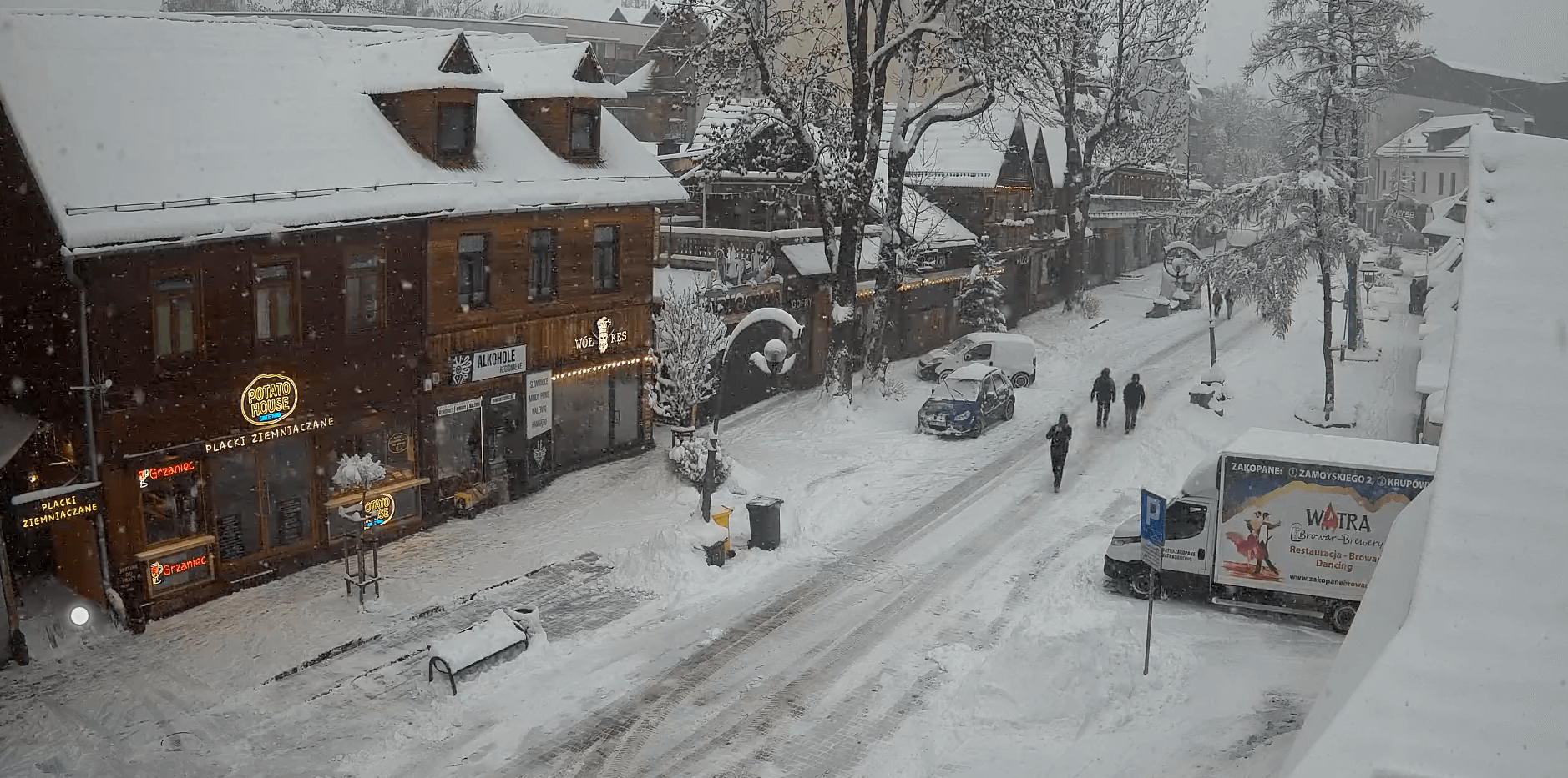 Zakopane śnieg na Krupówkach