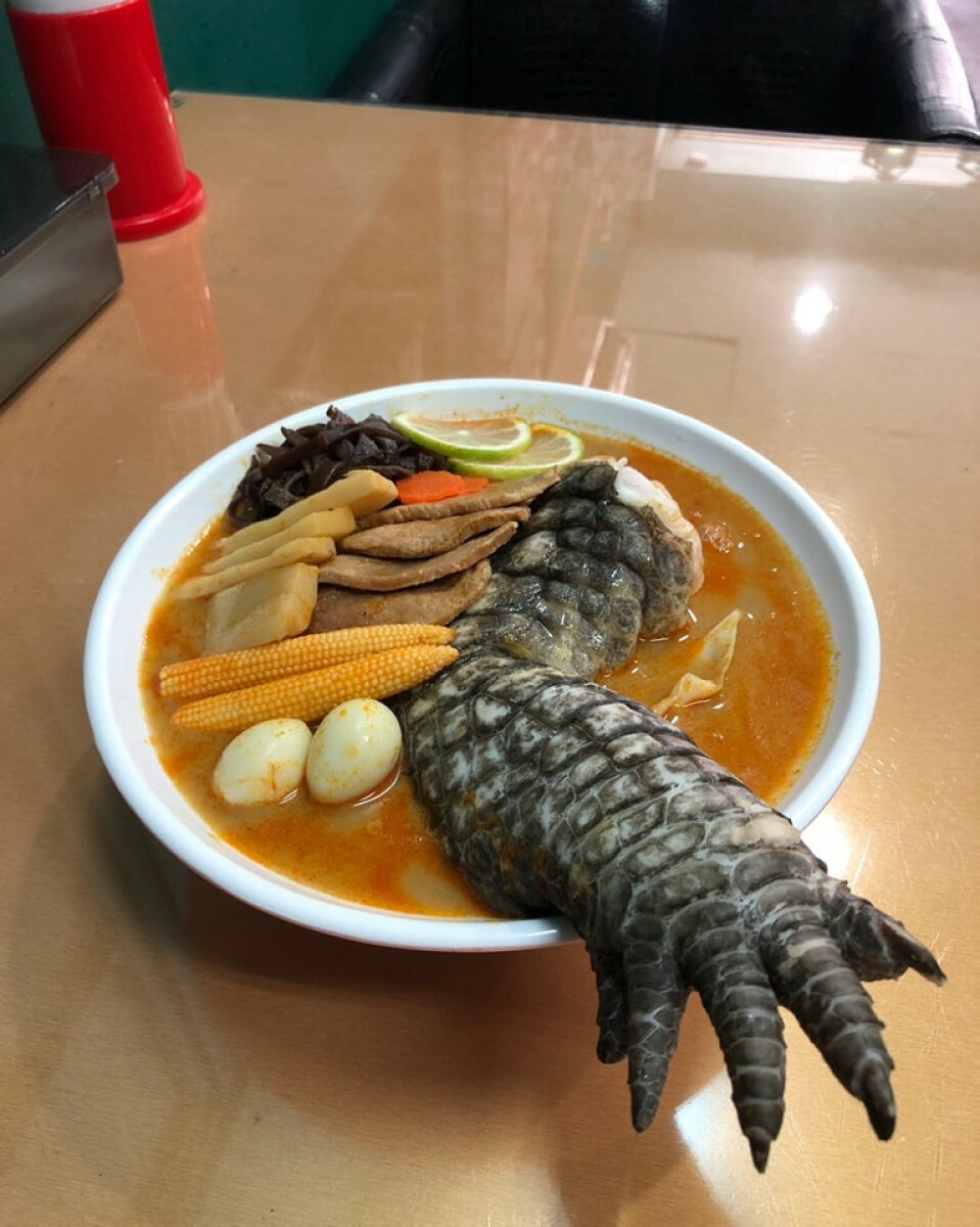 zupa godzilla ramen