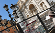 Płatna Fontanna di Trevi w Rzymie