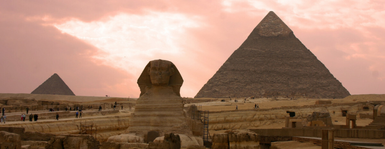 Piramidy w Egipcie, kontrowersyjna teoria